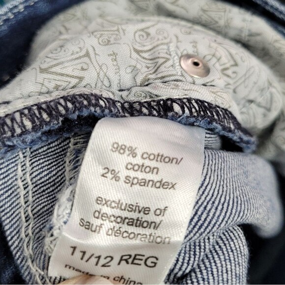 Maurices dark wash mcbling rolled hem cuff capris heavy fading Size 11/12 - Picture 7 of 7